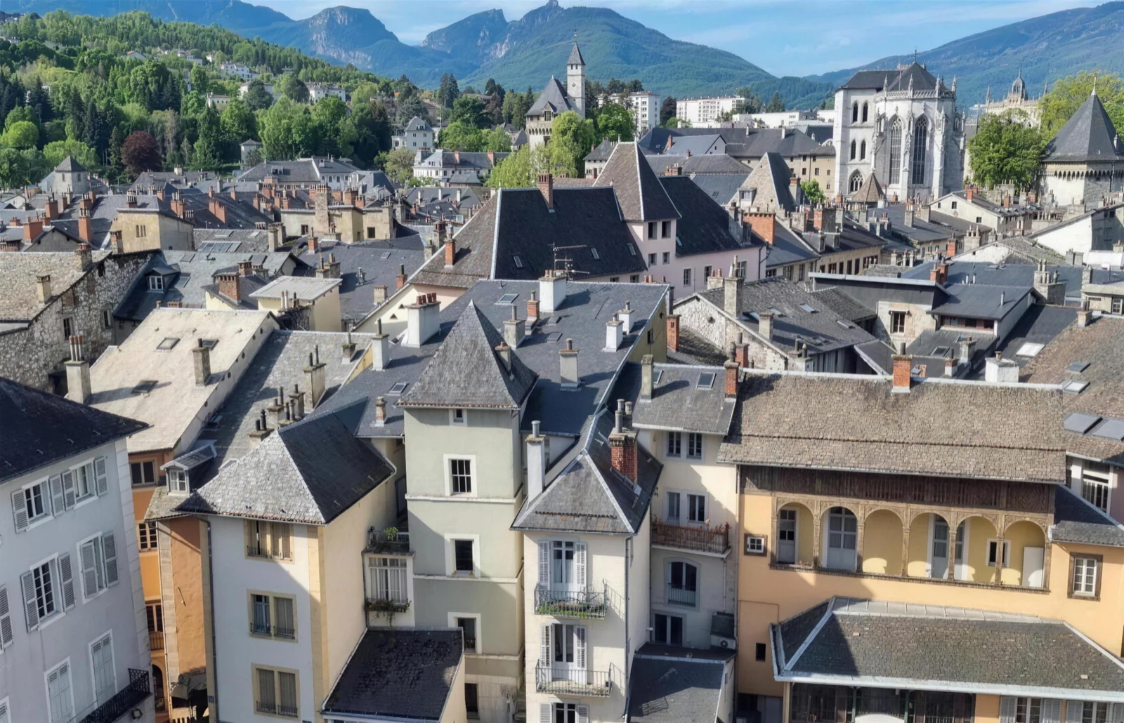 Les toits du centre historique de Chambéry