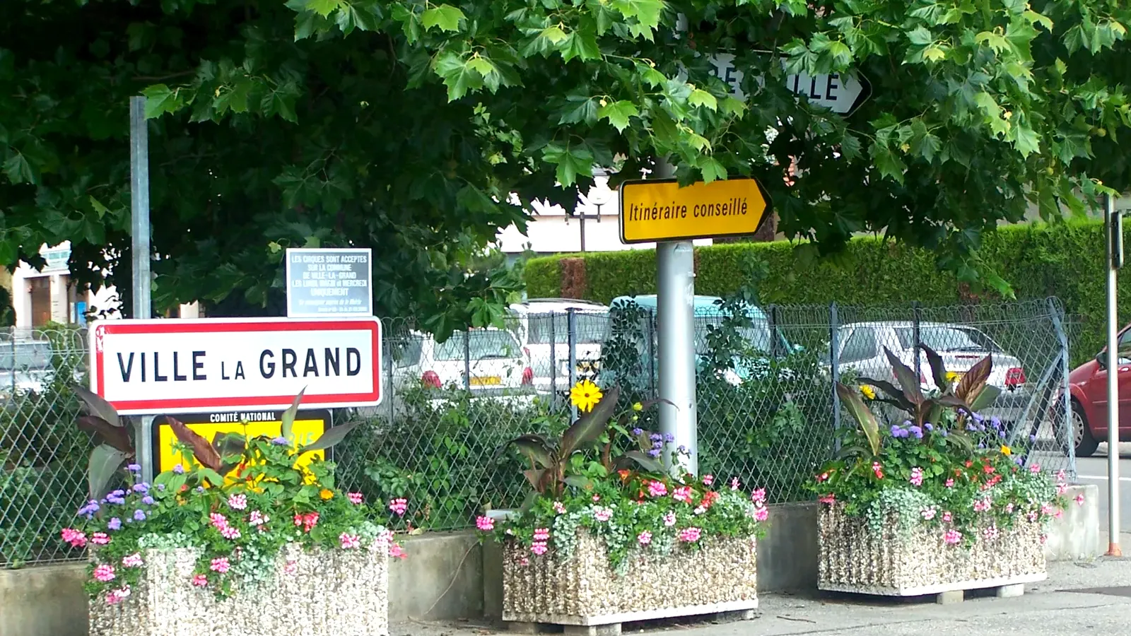 Le panneau d'entrée de Ville-la-Grand